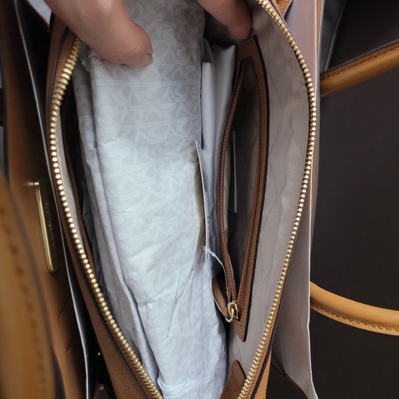 Sold-Michael Kors Mercer Signature Satchel - Picture 8 of 12